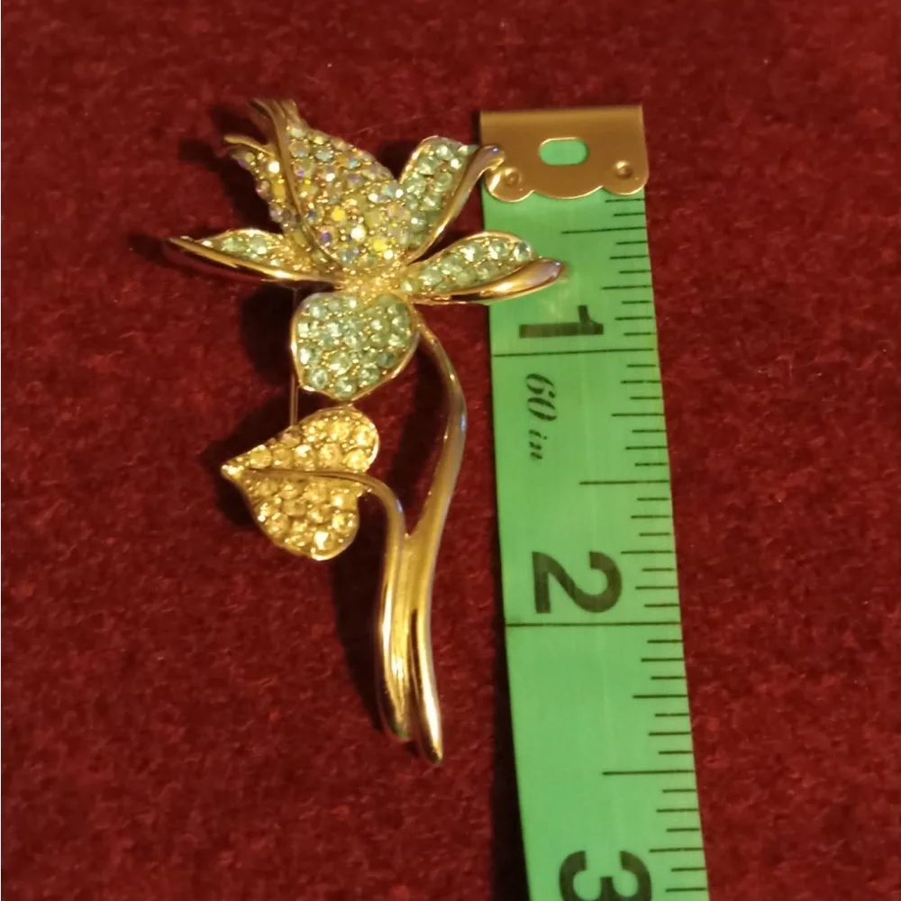 Beautiful Vintage Brooch